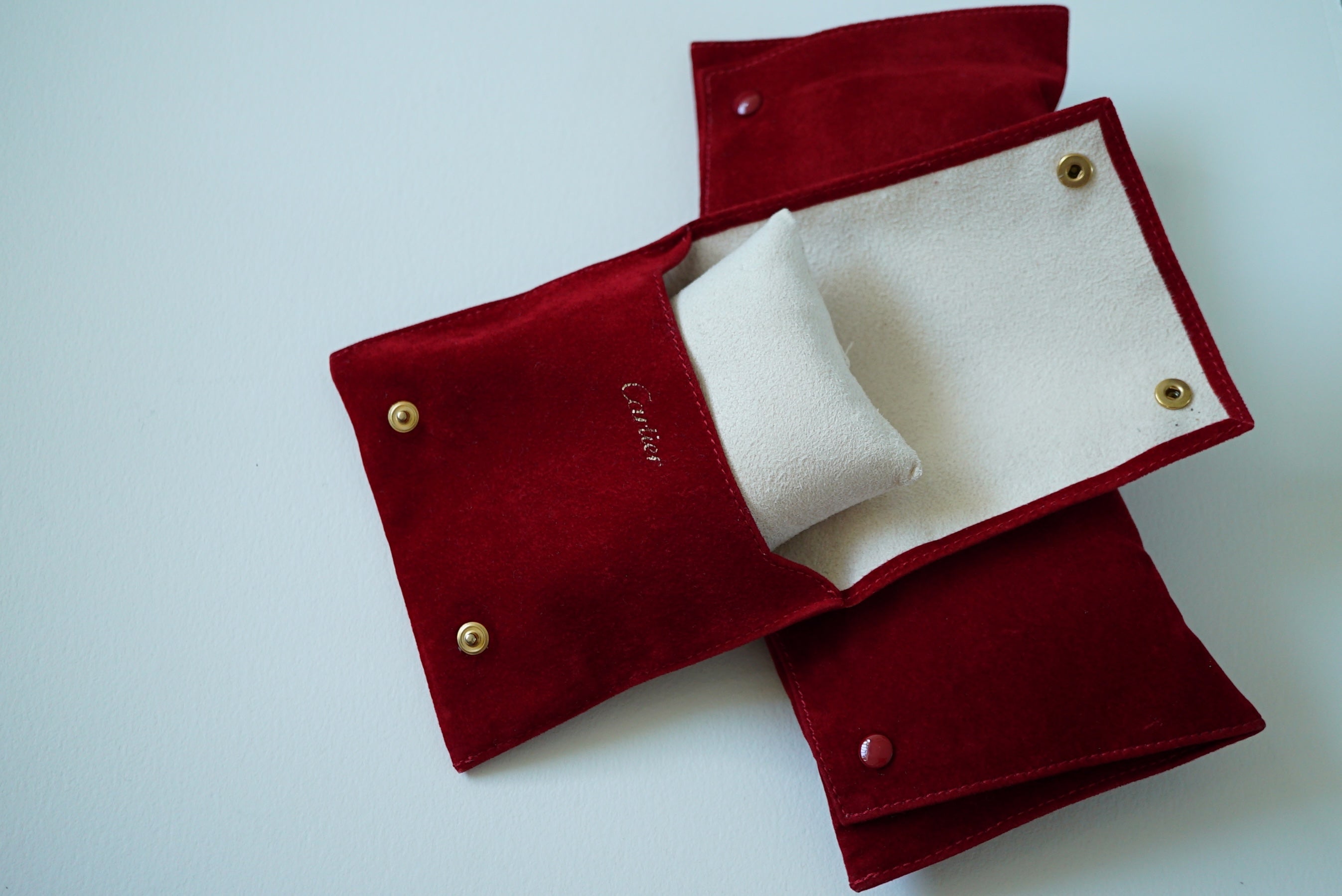 Cartier ケース　ほぼ新品　フランス製 Authentic Cartier Watch Box With Leather Trifold Pouch | eBay