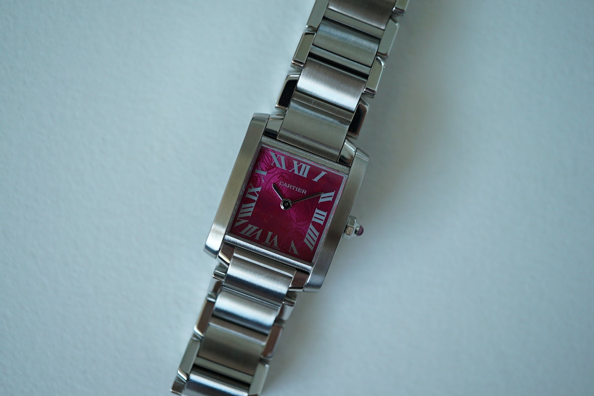 Cartier Tank Francaise Small 2384 Raspberry dial - Rare Christmas 2006 Limited Edition