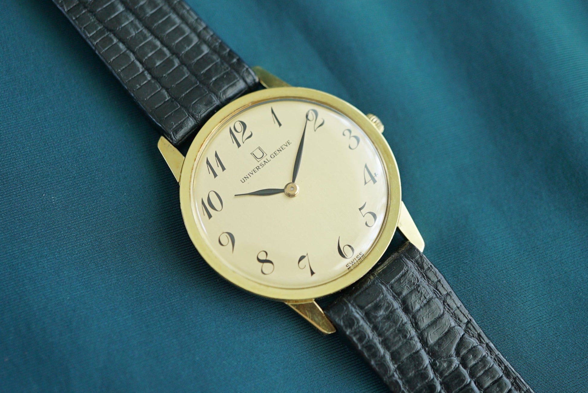 Universal Geneve Calatrava gold plate ref 542.101 from ca 1970