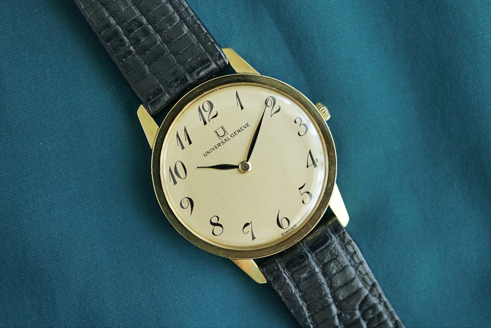 Universal Geneve Calatrava gold plate ref 542.101 from ca 1970