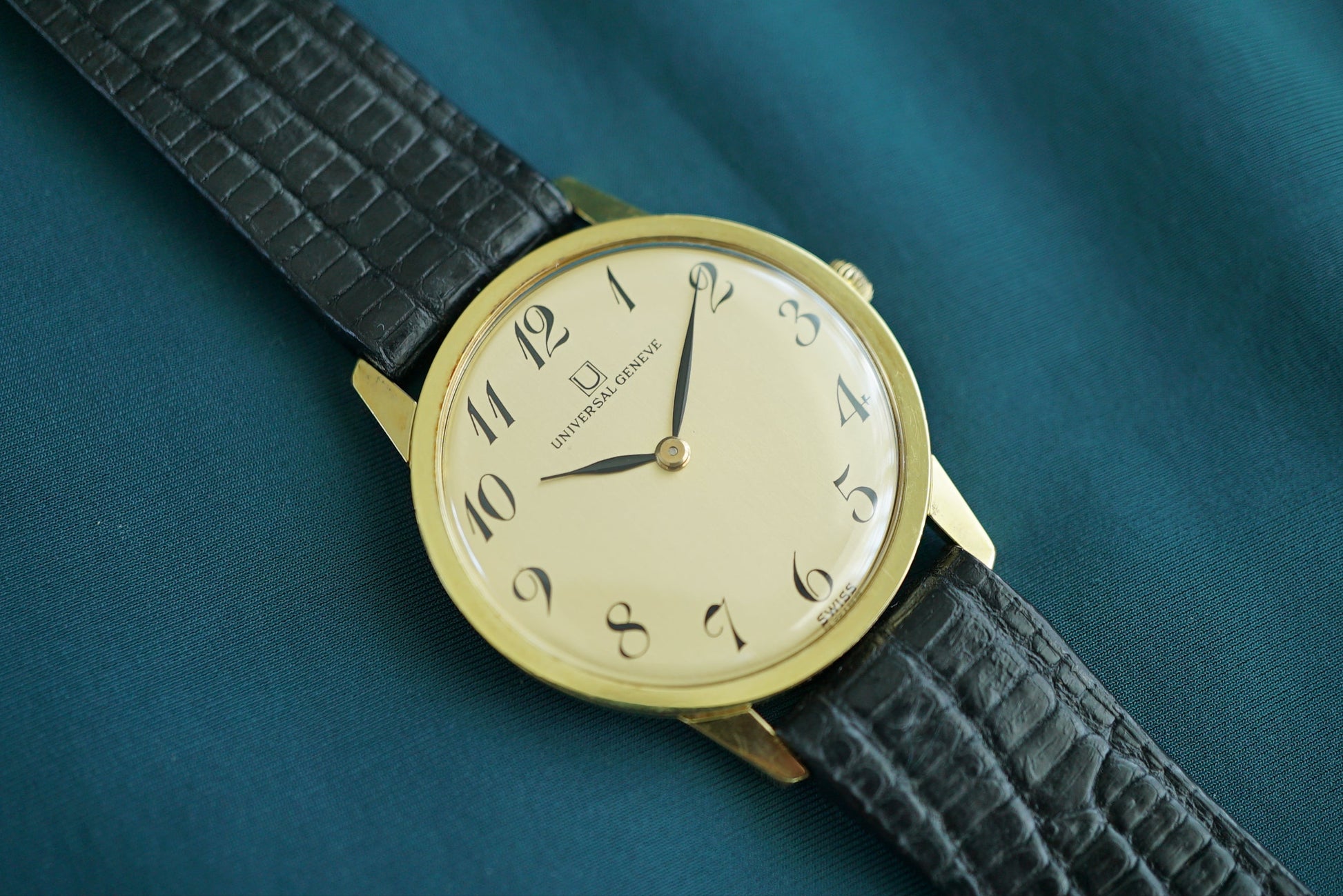 Universal Geneve Calatrava gold plate ref 542.101 from ca 1970