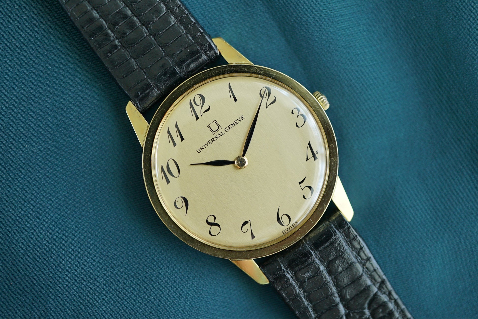 Universal Geneve Calatrava gold plate ref 542.101 from ca 1970