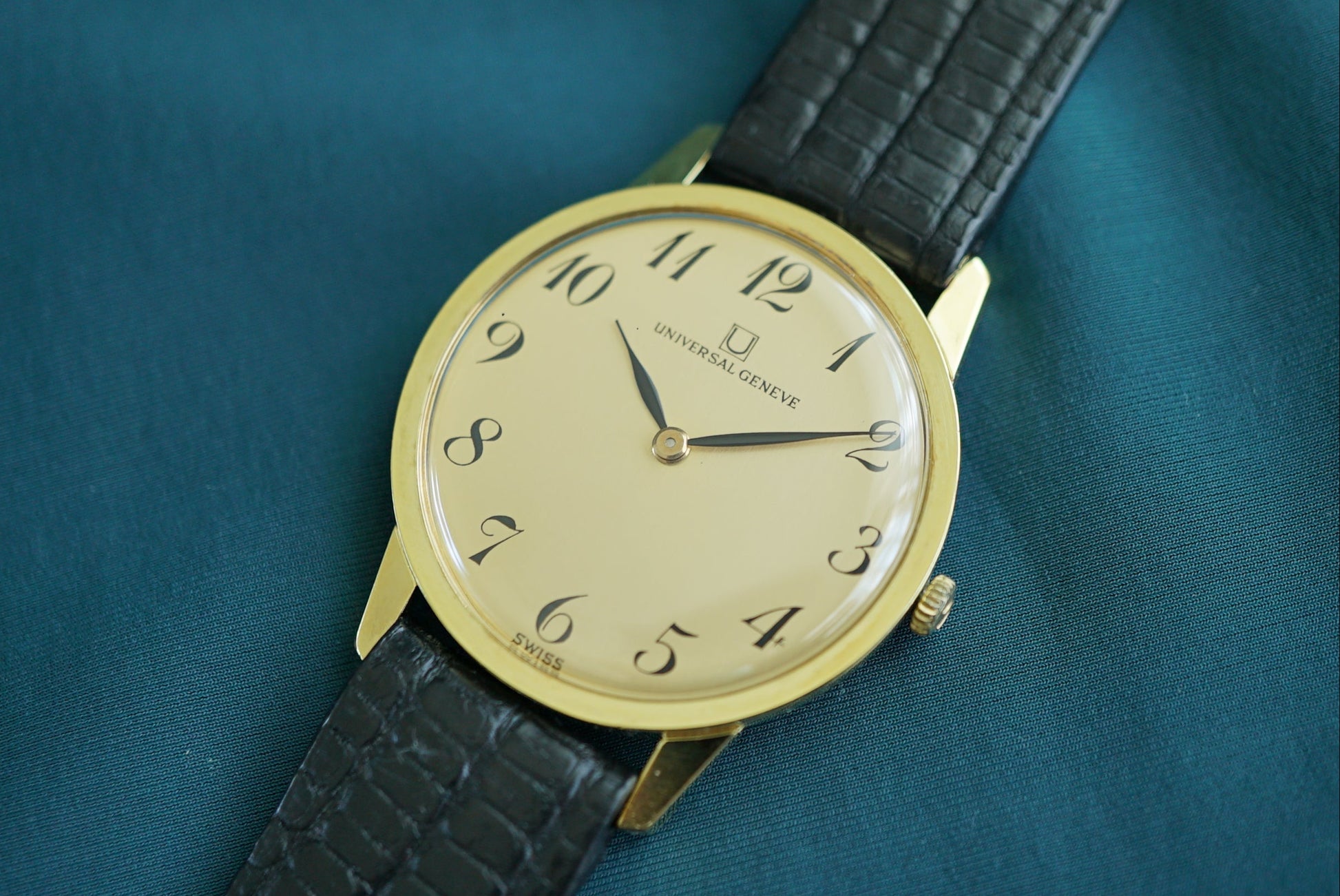 Universal Geneve Calatrava gold plate ref 542.101 from ca 1970
