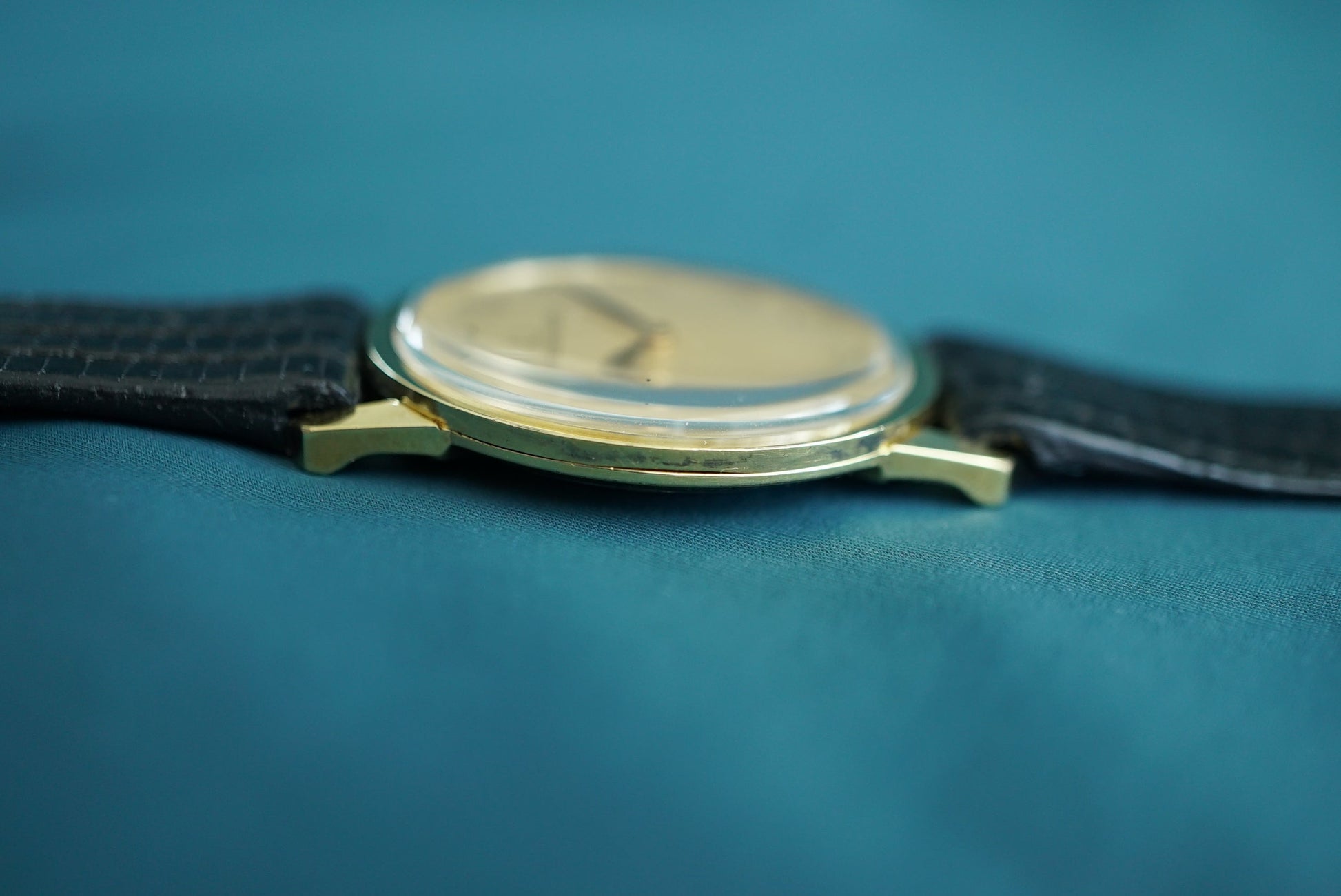 Universal Geneve Calatrava gold plate ref 542.101 from ca 1970