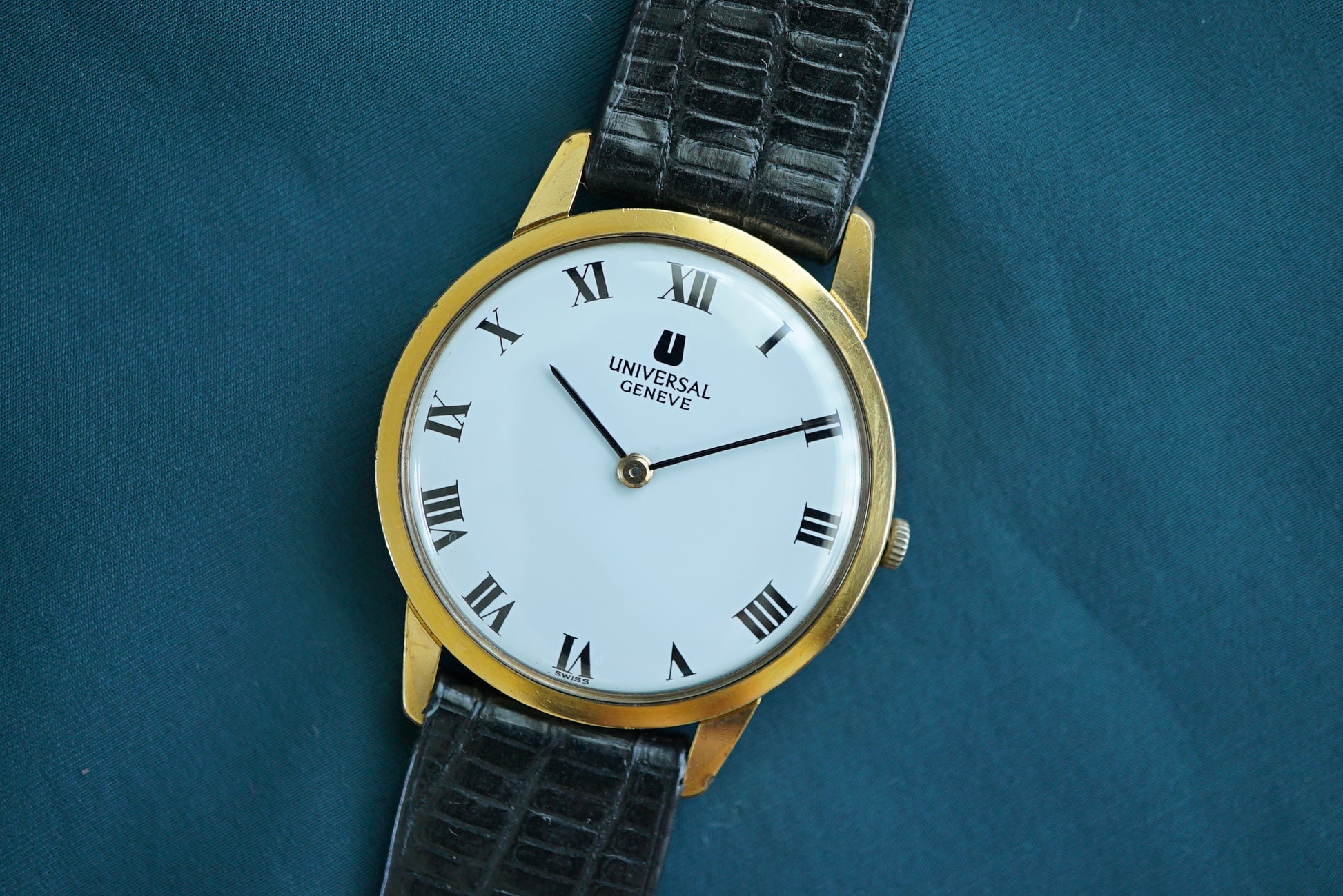 Universal Geneve Calatrava gold plate ref 542.101 from ca 1972