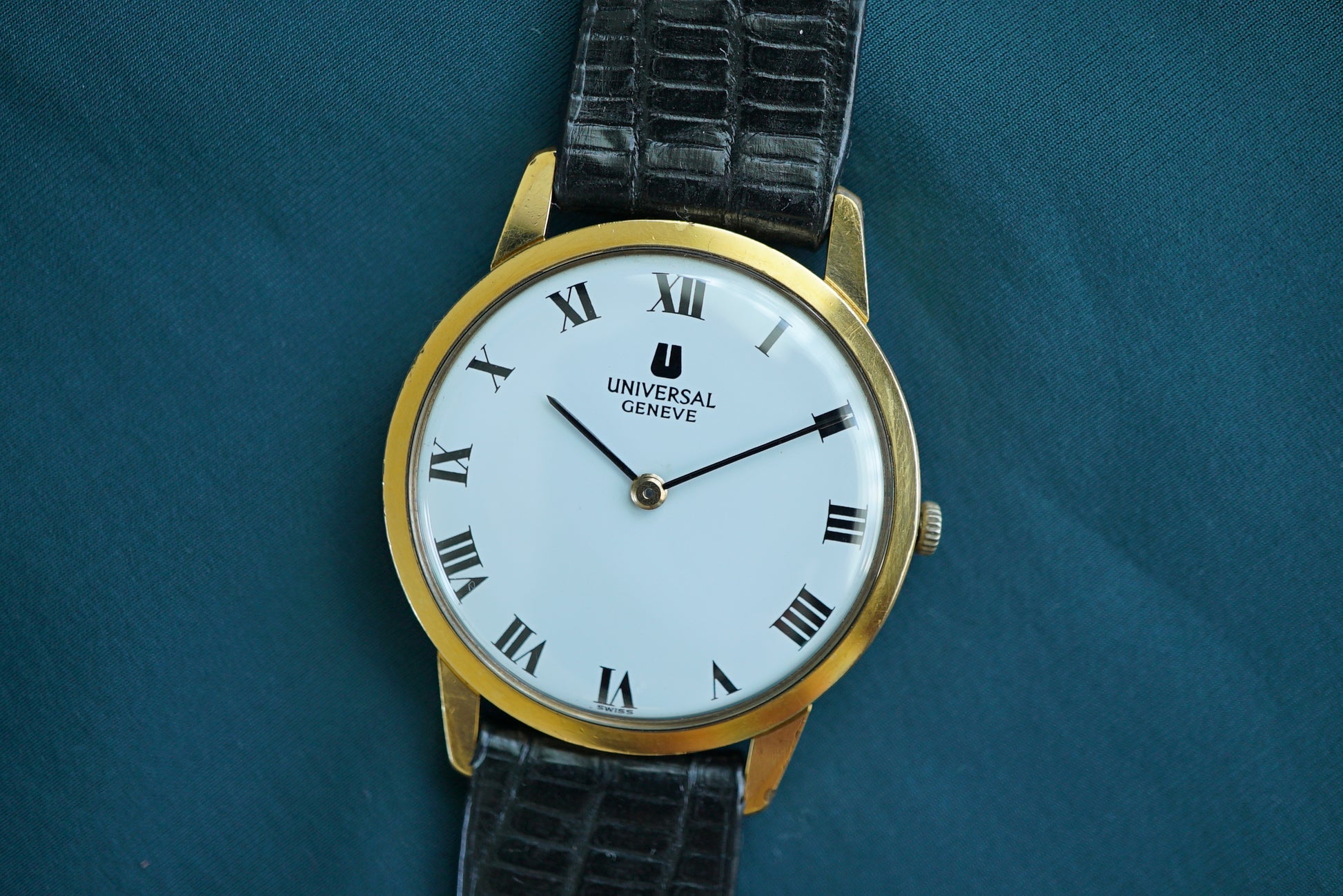 Universal Geneve Calatrava gold plate ref 542.101 from ca 1972