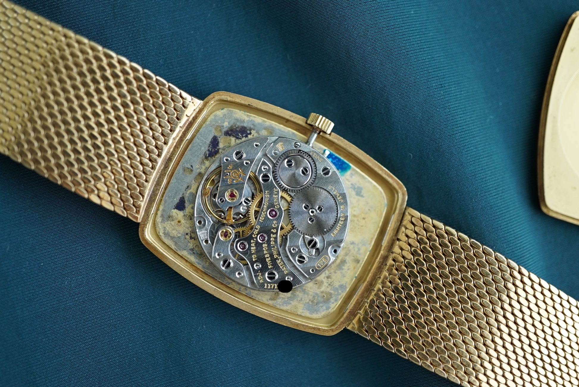 Patek Philippe Ellipse ref 3567/1 in 18k Gold from 1960's