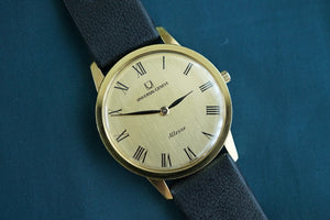 Universal Geneve Altesse Calatrava gold plate ref 542.101 from ca 1970