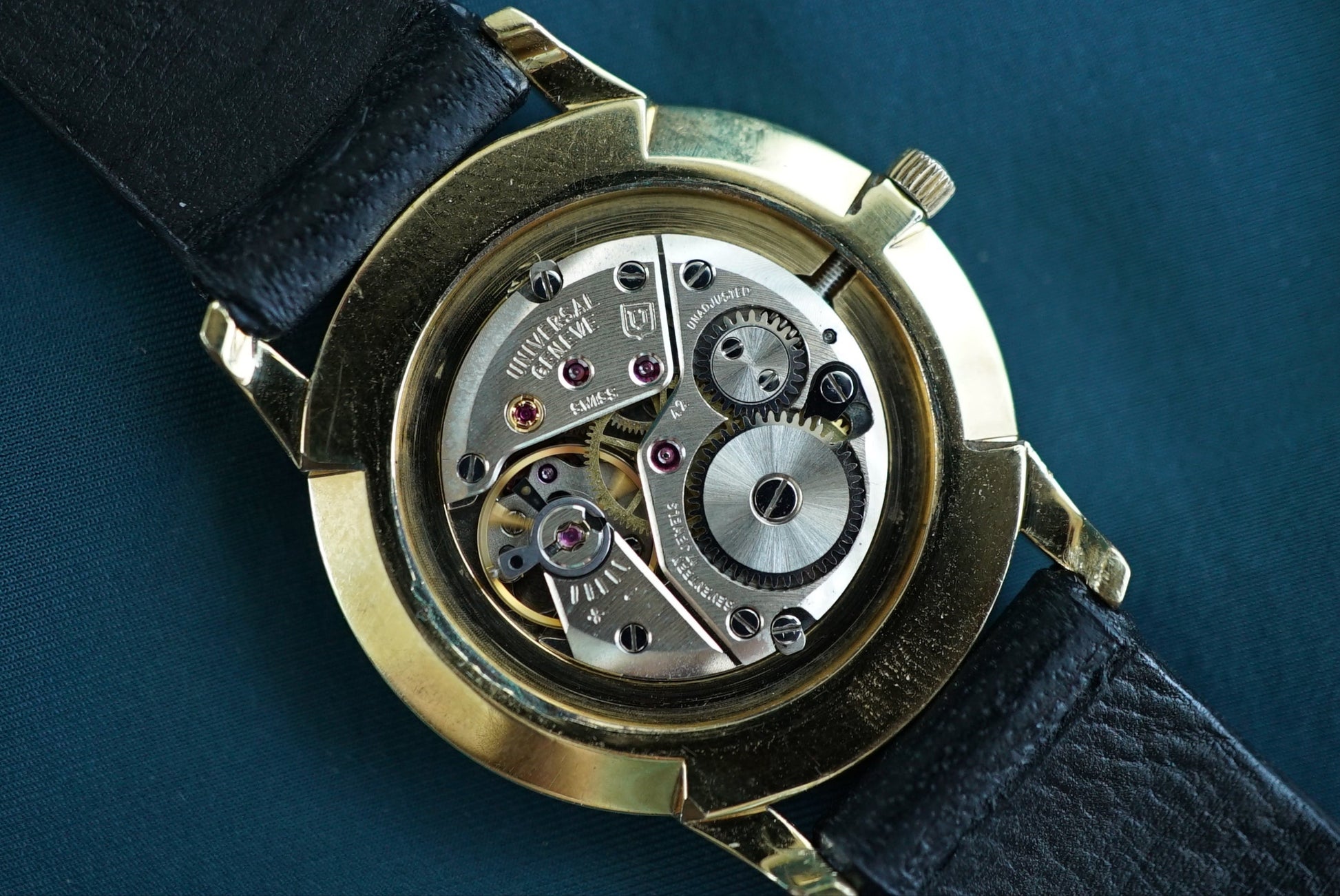 Universal Geneve Altesse Calatrava gold plate ref 542.101 from ca 1970