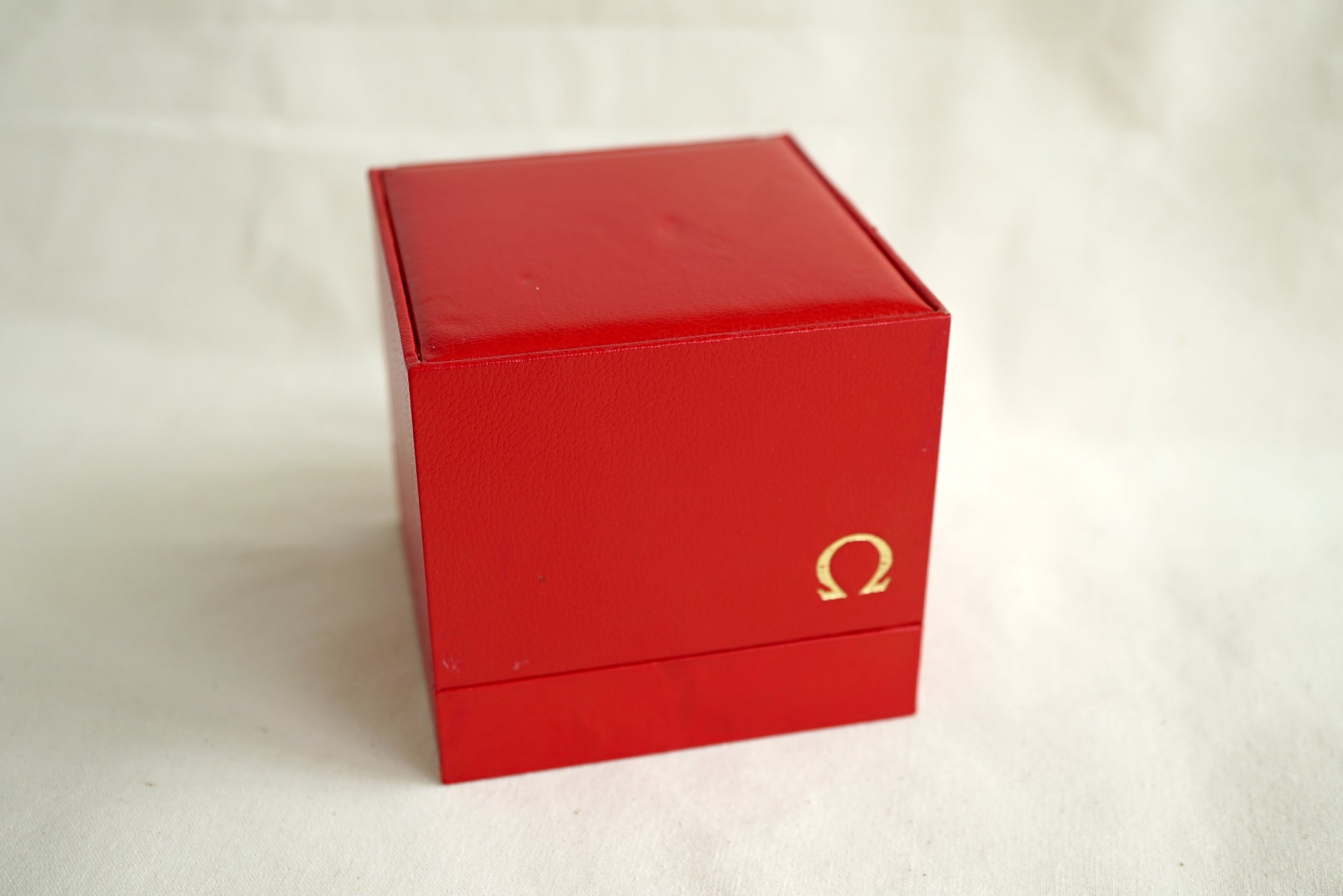 NOS Omega Constellation Gerald Genta C-case ref 168.0056 from 1971 - w Box