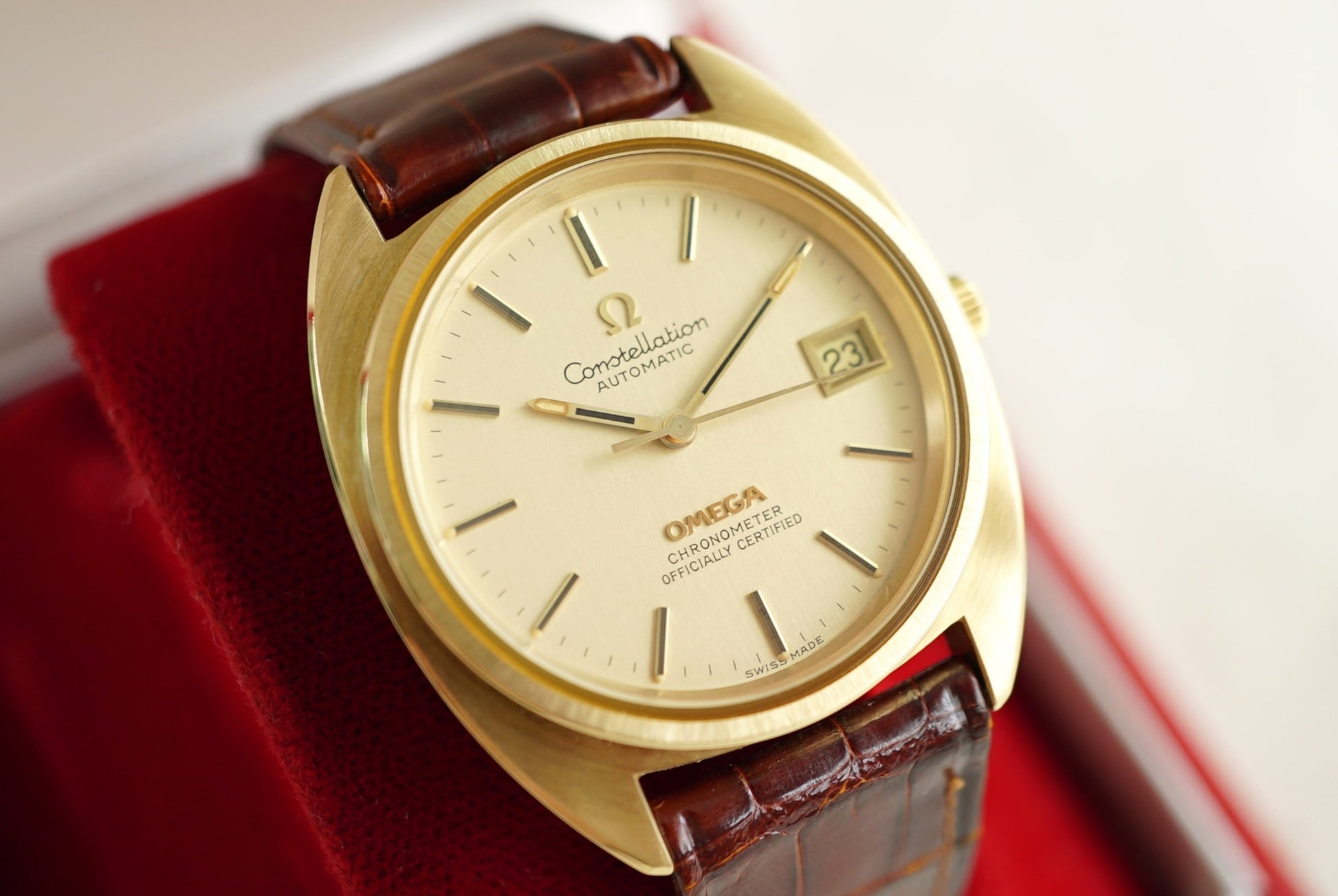 NOS Omega Constellation Gerald Genta C-case ref 168.0056 from 1971 - w Box