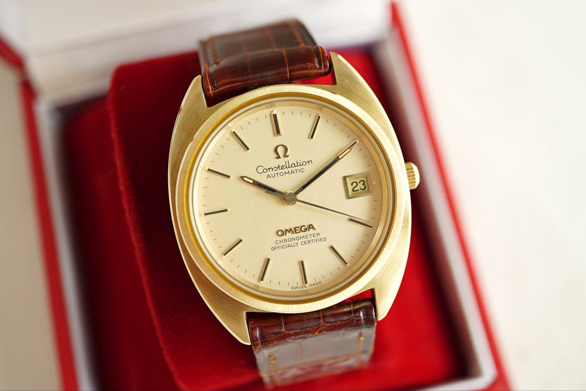 NOS Omega Constellation Gerald Genta C-case ref 168.0056 from 1971 - w Box