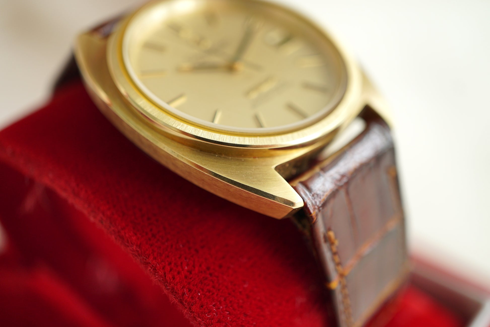 NOS Omega Constellation Gerald Genta C-case ref 168.0056 from 1971 - w Box