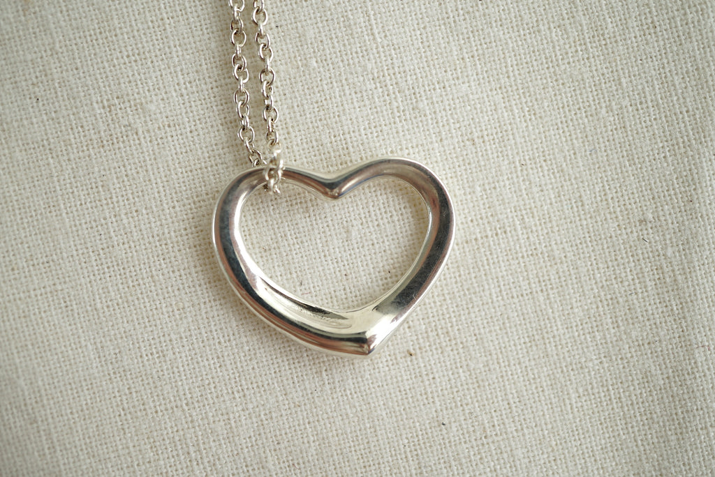 Tiffany & Co Open Heart Medium 925 sterling silver Elsa Peretti necklace