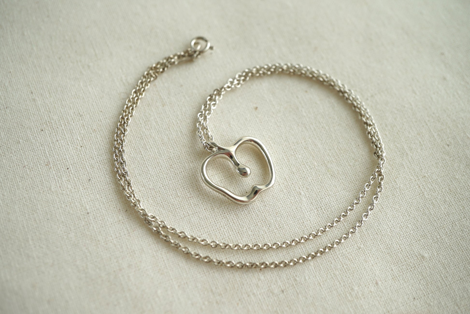 Tiffany & Co Apple 925 sterling silver Elsa Peretti necklace