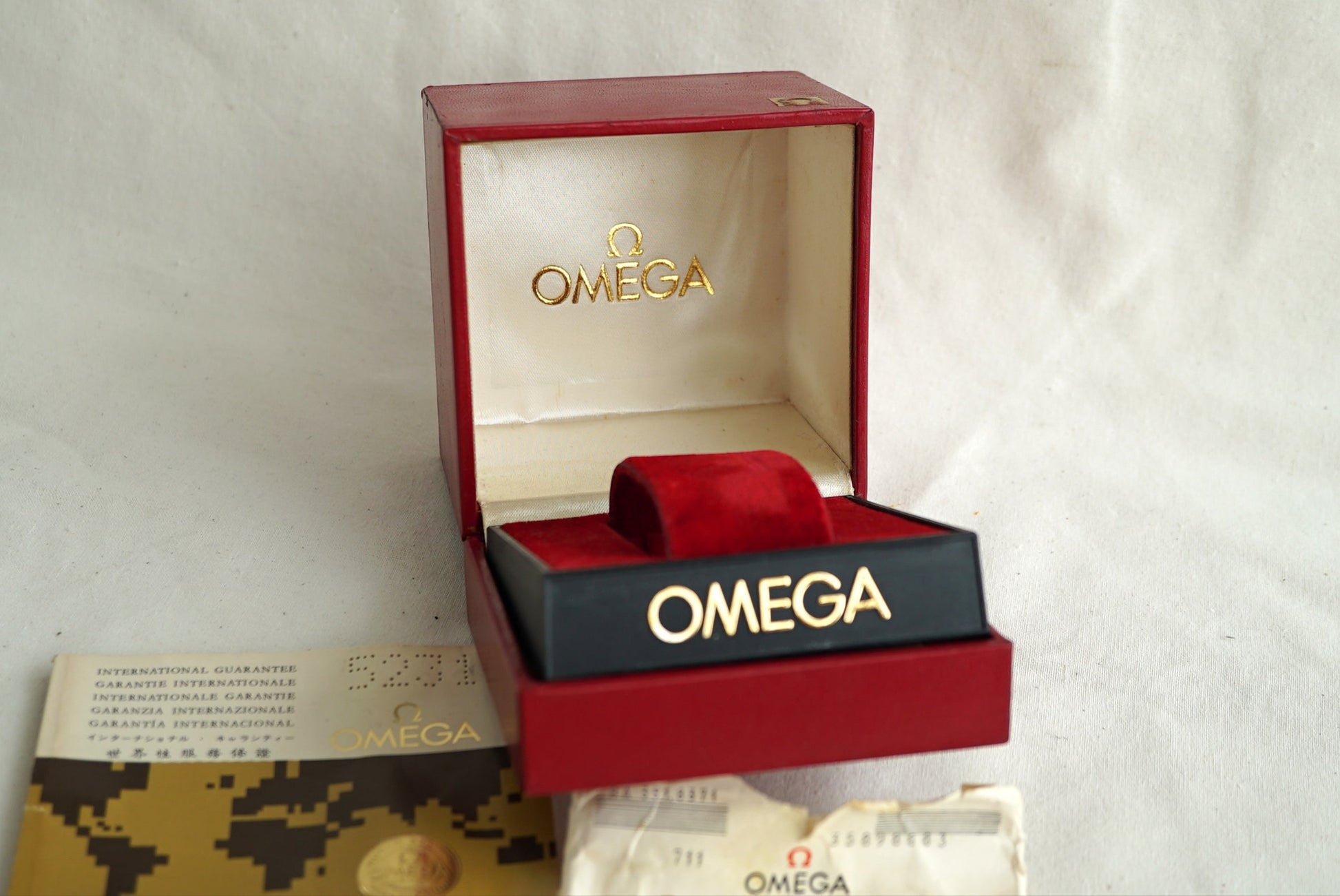 Omega vintage set box & papers 1970's