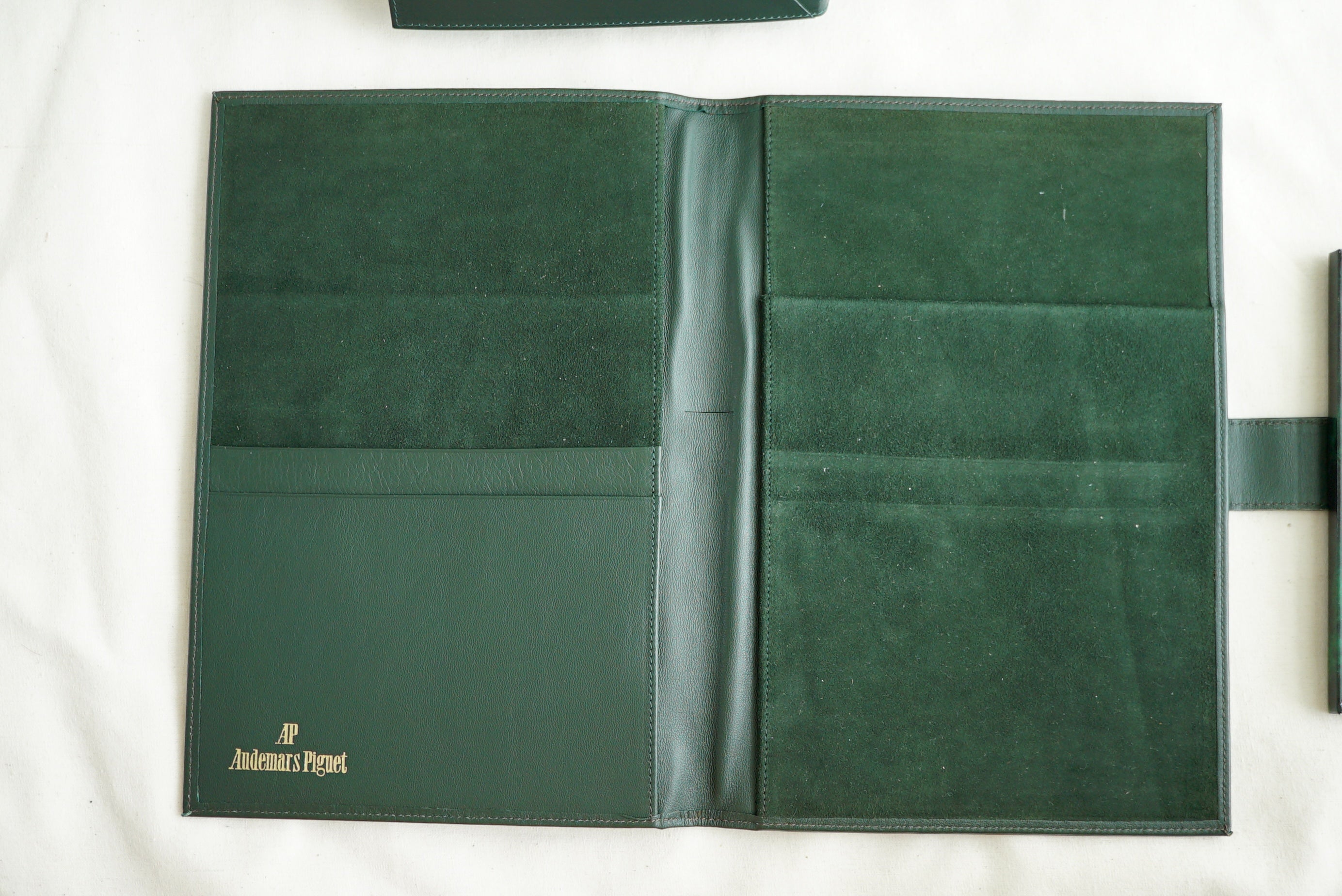 Audemars Piguet ダークグリーン のカバー付きノートセット　非売品 Audemars Piguet Box Set w Warranty Papers - 1980-1990's – Kabawatch